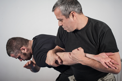 Krav-Maga-arm-hold